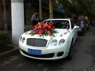 婚慶公司車隊(duì)報(bào)價(jià)與禮儀服務(wù)解析 租婚車一般多少錢？